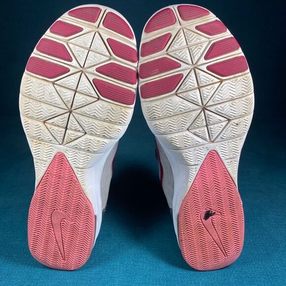 Size 6.5 - Women’s Nike Air Max fusion shoes - Picture 7 of 8